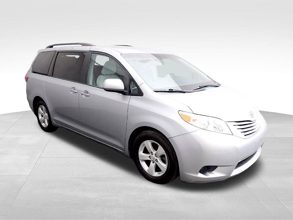 2015 Toyota Sienna LE 7-Passenger Mobility