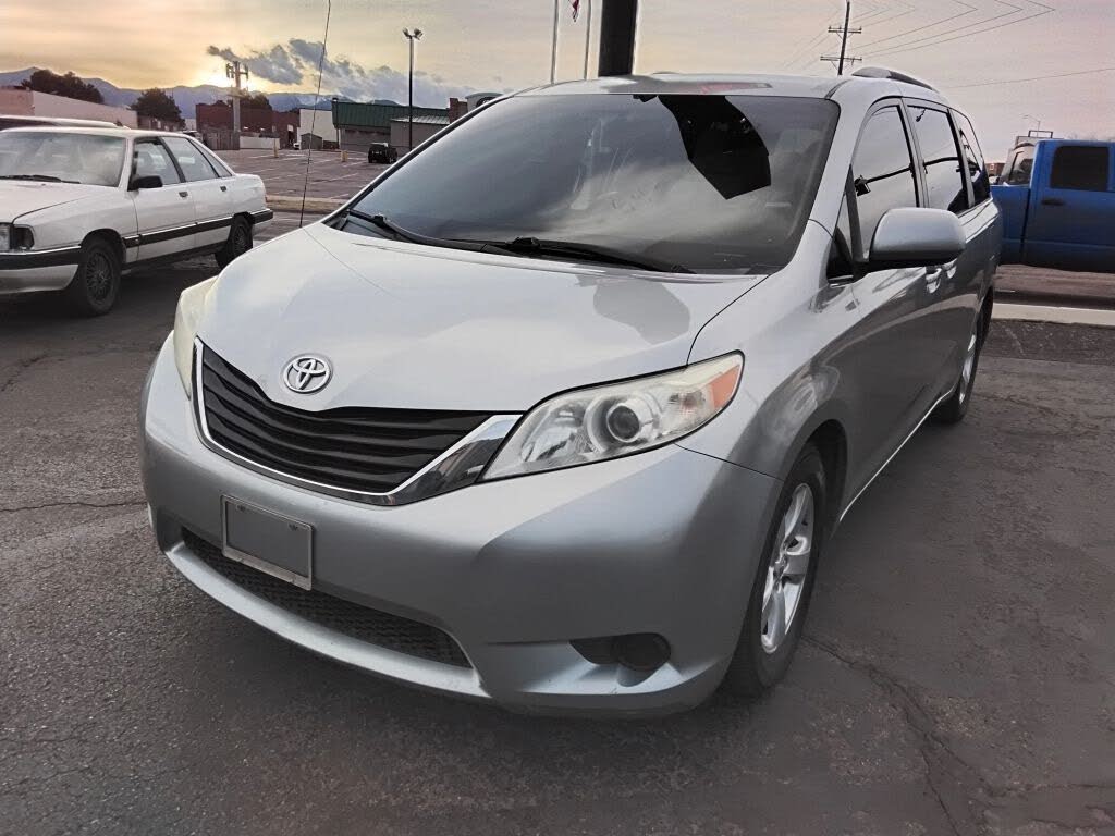 2011 Toyota Sienna LE 7-Passenger Mobility Auto Access
