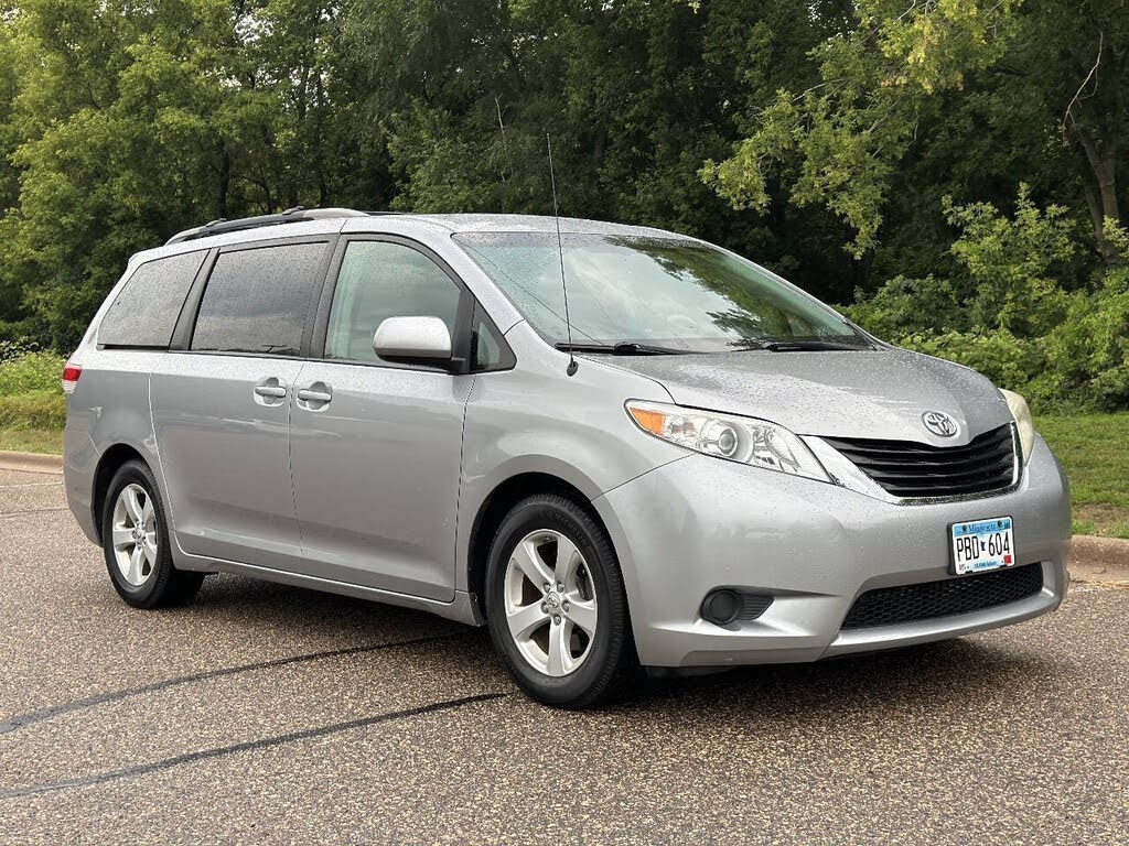 2012 Toyota Sienna LE 7-Passenger Mobility Auto Access