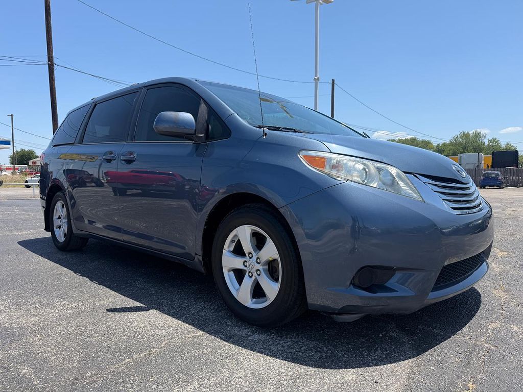 2014 Toyota Sienna LE 7-Passenger Mobility