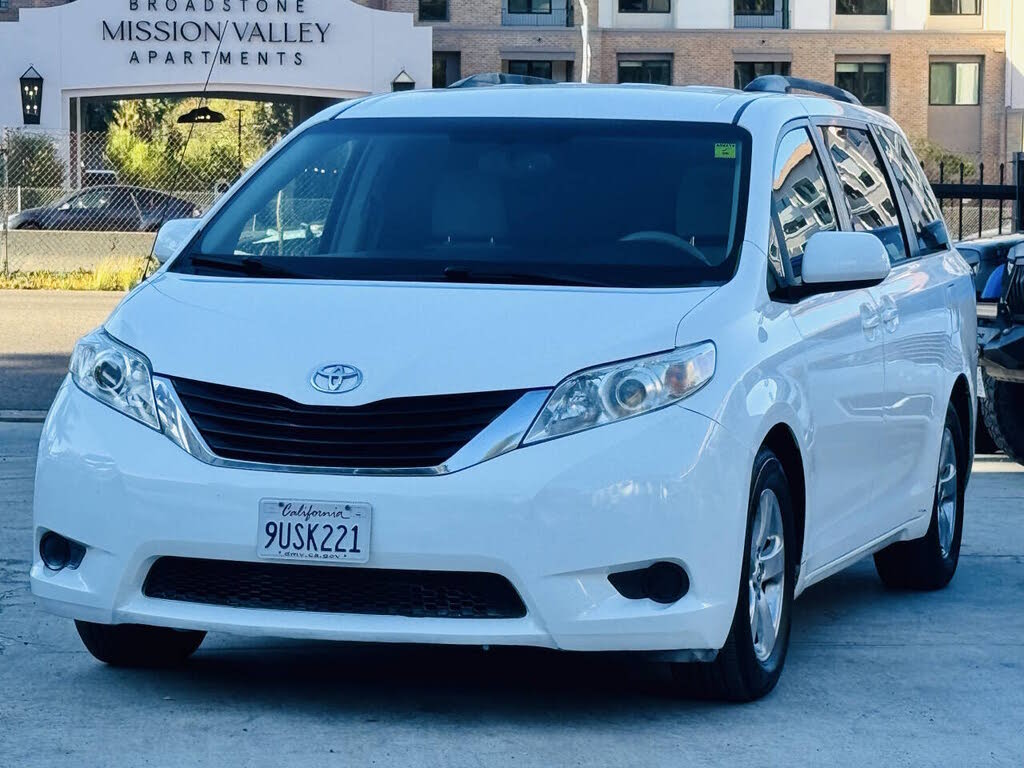 2014 Toyota Sienna LE 7-Passenger Mobility