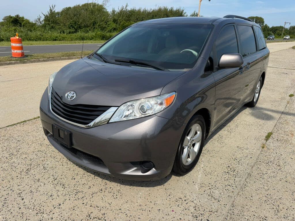 2014 Toyota Sienna LE 7-Passenger Mobility