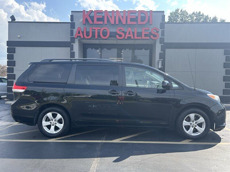 2014 Toyota Sienna LE 7-Passenger Mobility Auto Access