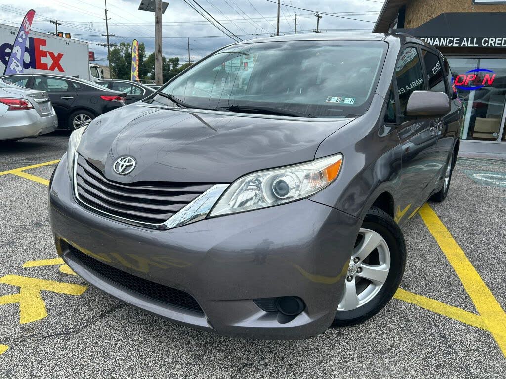 2015 Toyota Sienna LE 7-Passenger Mobility