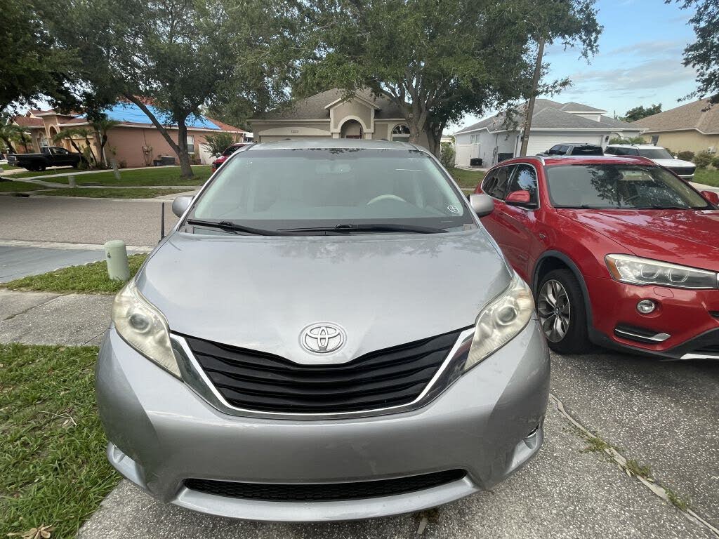 2014 Toyota Sienna LE 7-Passenger Mobility Auto Access