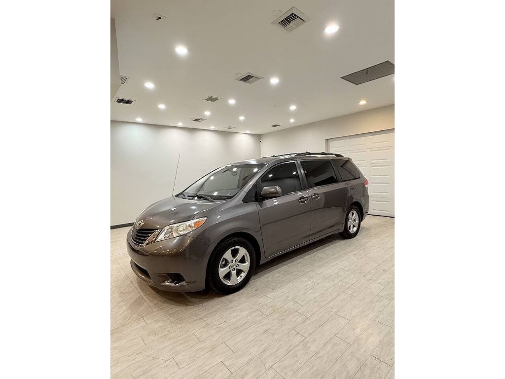 2014 Toyota Sienna LE 7-Passenger Mobility