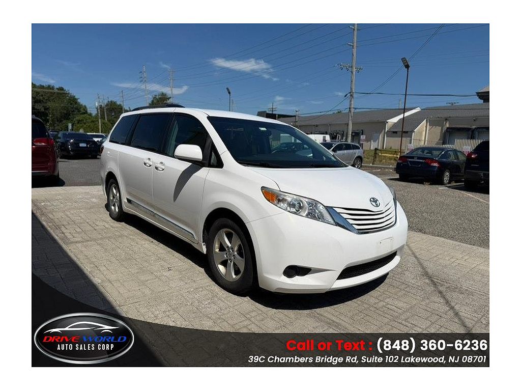 2015 Toyota Sienna LE 7-Passenger Mobility