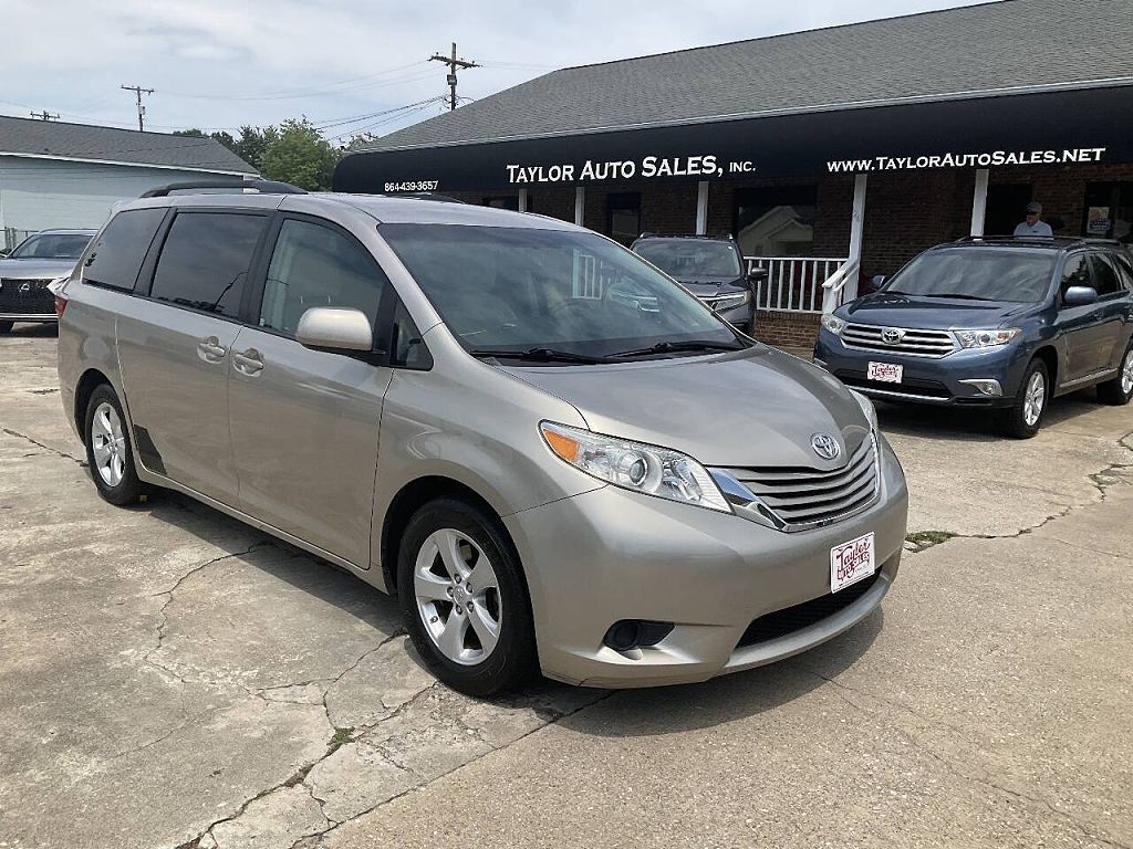 2015 Toyota Sienna LE 7-Passenger Mobility