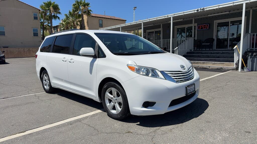 2015 Toyota Sienna LE 7-Passenger Mobility Auto Access