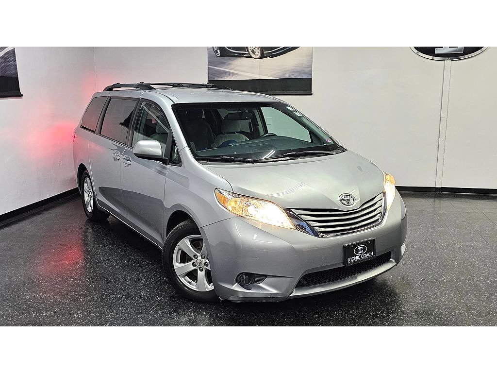 2016 Toyota Sienna LE 7-Passenger Mobility