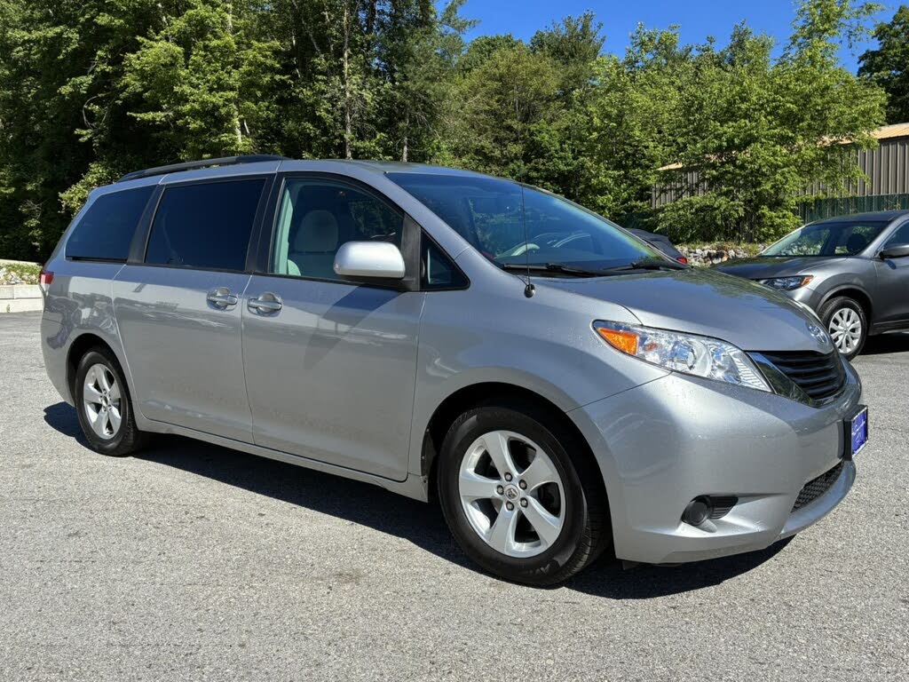 2011 Toyota Sienna LE 8-Passenger