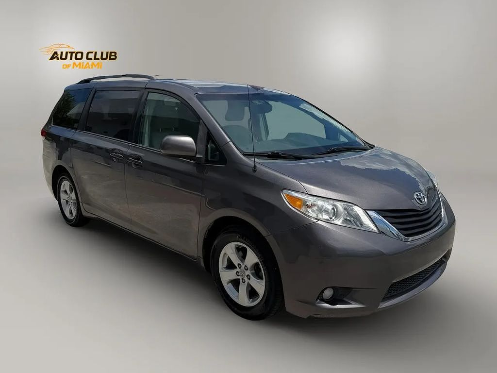 2012 Toyota Sienna LE 7-Passenger Mobility Auto Access