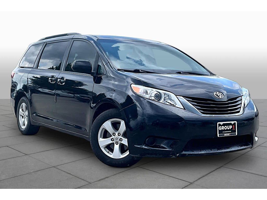2015 Toyota Sienna LE 7-Passenger Mobility
