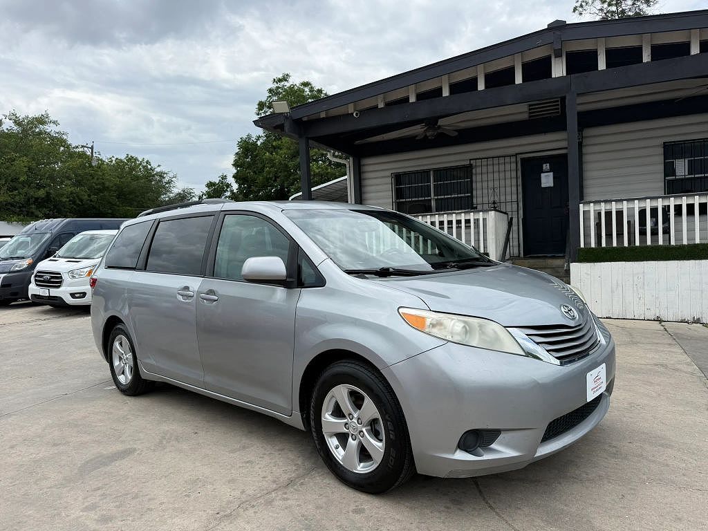 2015 Toyota Sienna LE 7-Passenger Mobility