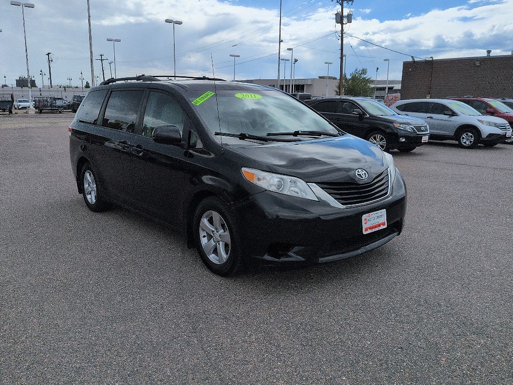 2011 Toyota Sienna LE 7-Passenger Mobility Auto Access