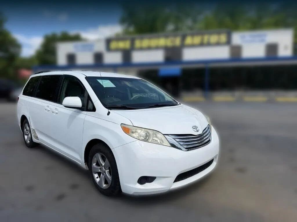 2013 Toyota Sienna LE 7-Passenger Mobility Auto Access