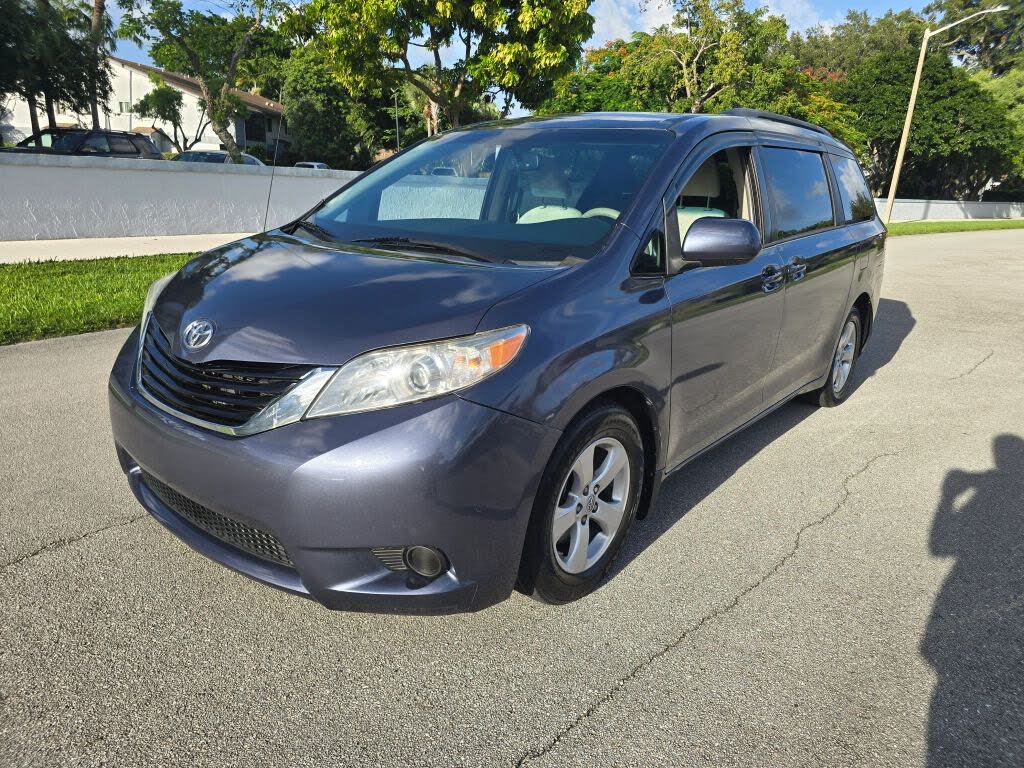 2014 Toyota Sienna LE 7-Passenger Mobility Auto Access