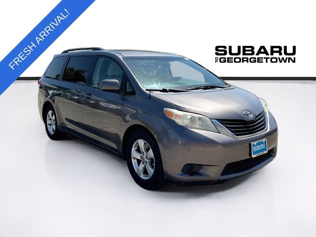 2014 Toyota Sienna LE 8-Passenger