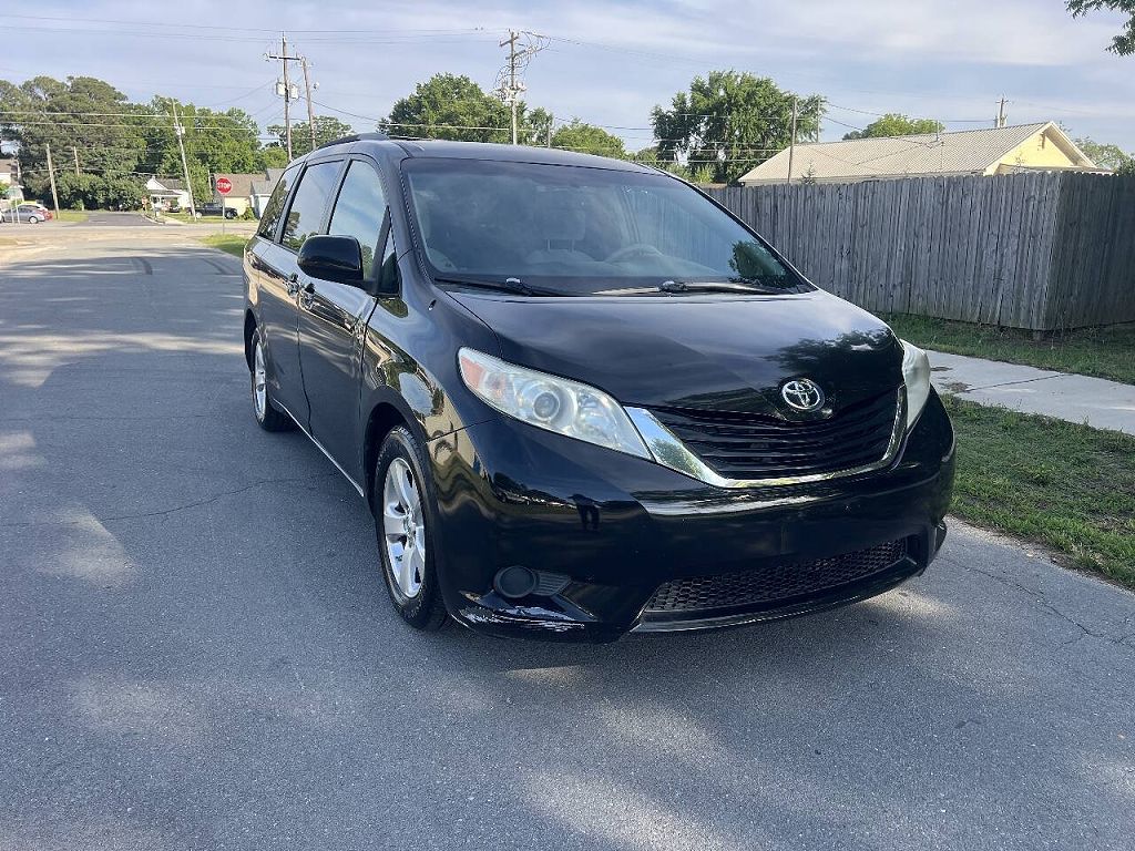 2014 Toyota Sienna LE 7-Passenger Mobility