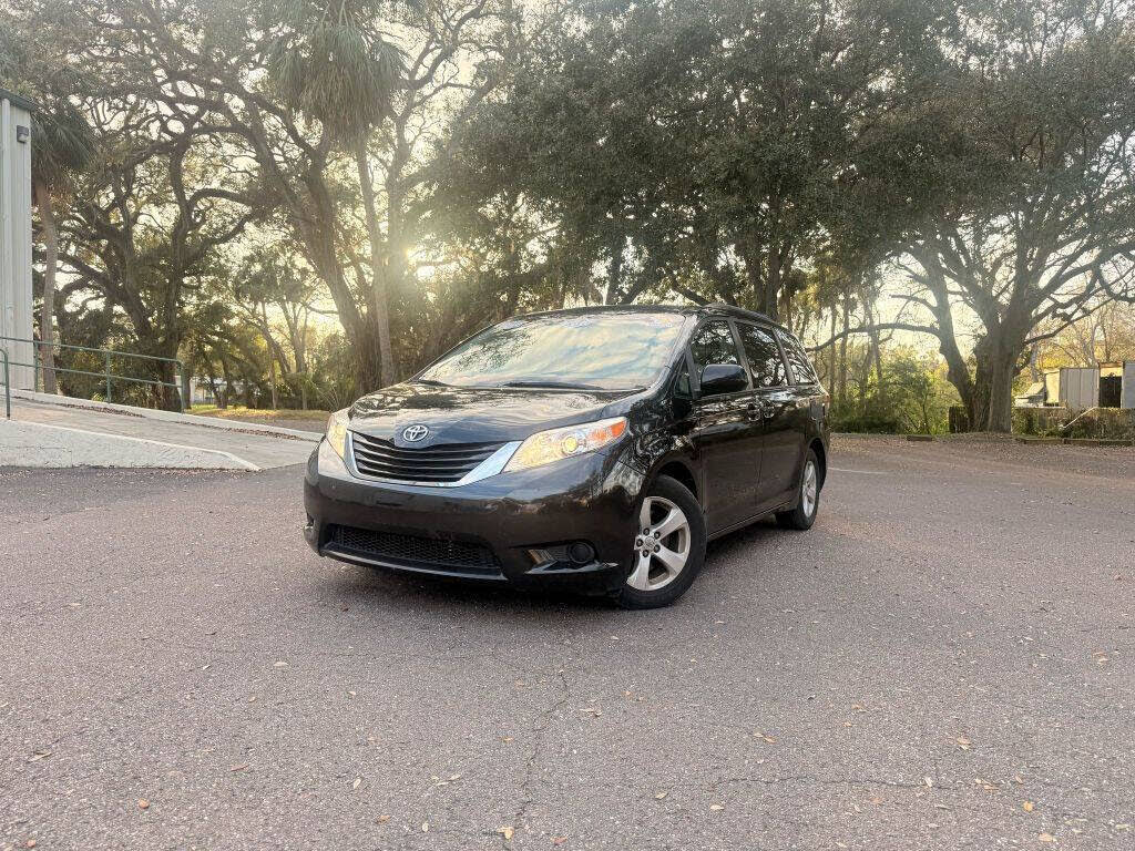 2014 Toyota Sienna LE 7-Passenger Mobility