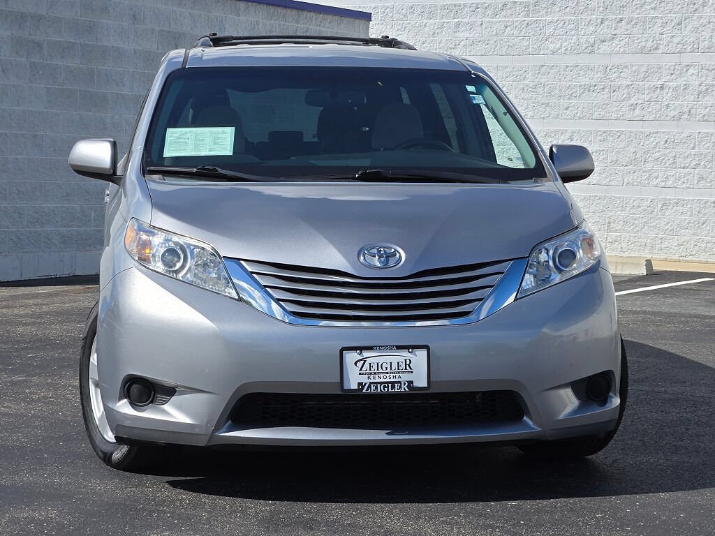 2015 Toyota Sienna LE 7-Passenger Mobility