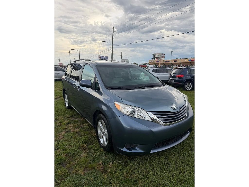 2016 Toyota Sienna LE 7-Passenger Mobility