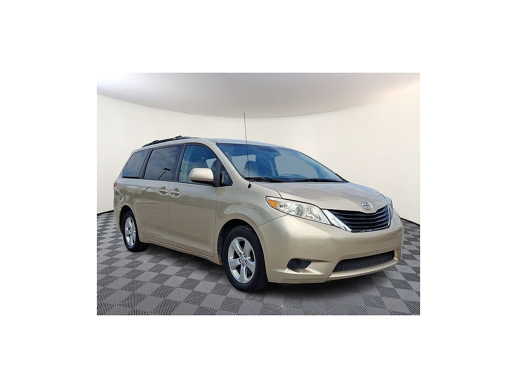 2013 Toyota Sienna LE 7-Passenger Mobility