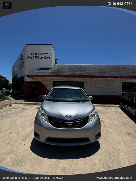 2014 Toyota Sienna LE 8-Passenger