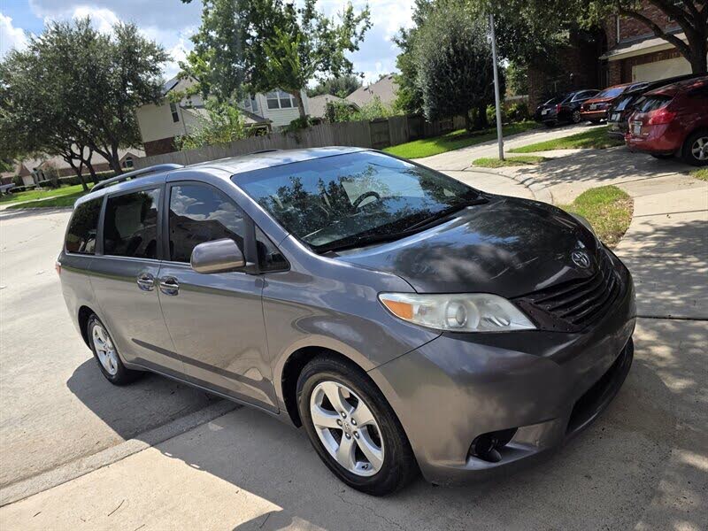 2015 Toyota Sienna LE 7-Passenger Mobility
