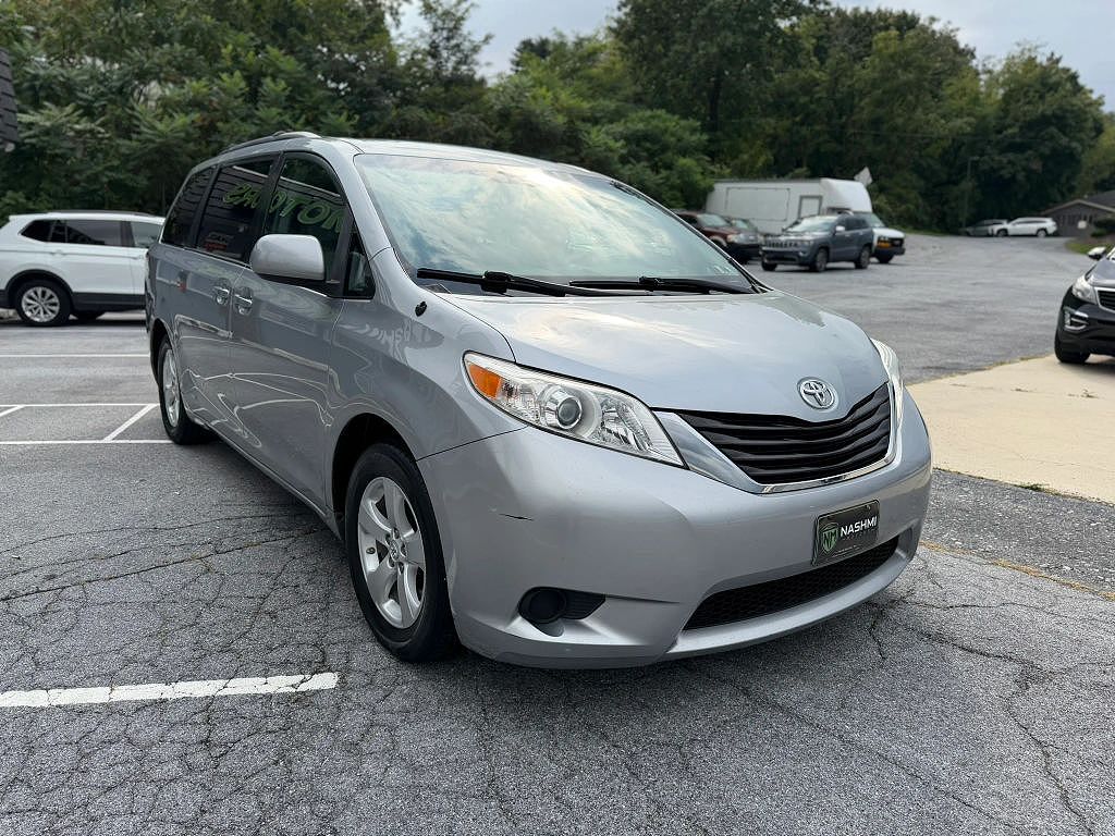 2014 Toyota Sienna LE 7-Passenger Mobility