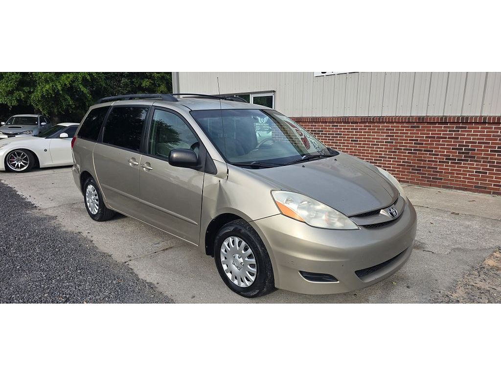 2010 Toyota Sienna LE 7-Passenger