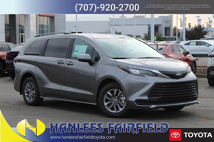 2026 Toyota Sienna LE 8-Passenger
