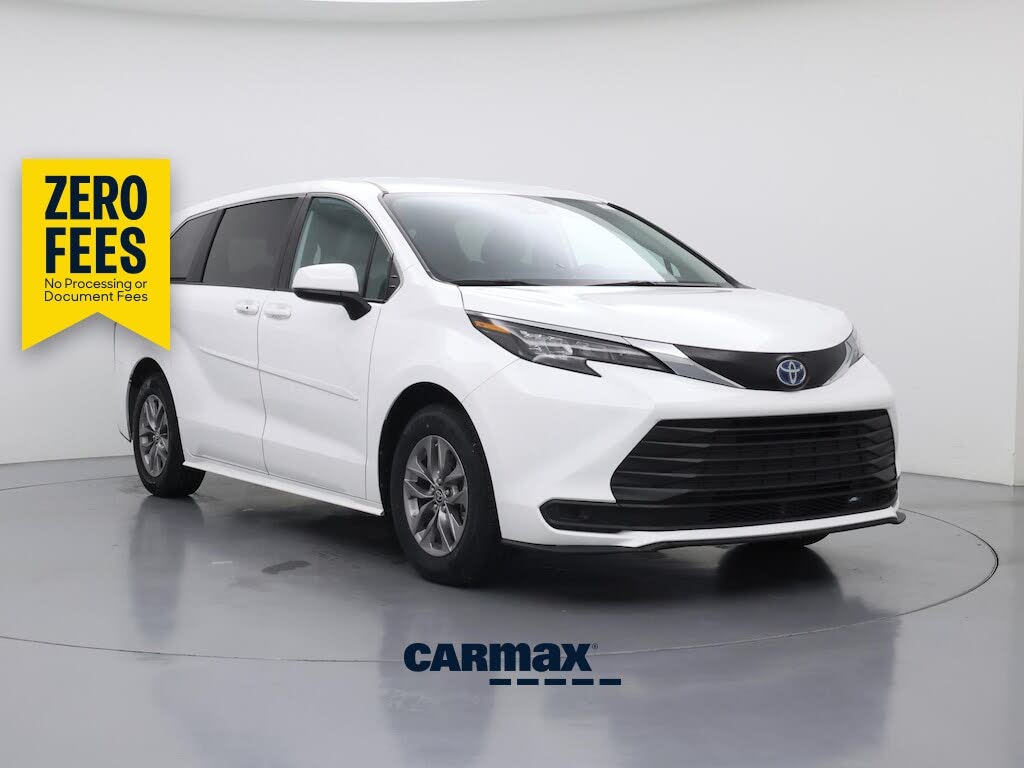 2025 Toyota Sienna LE 8-Passenger