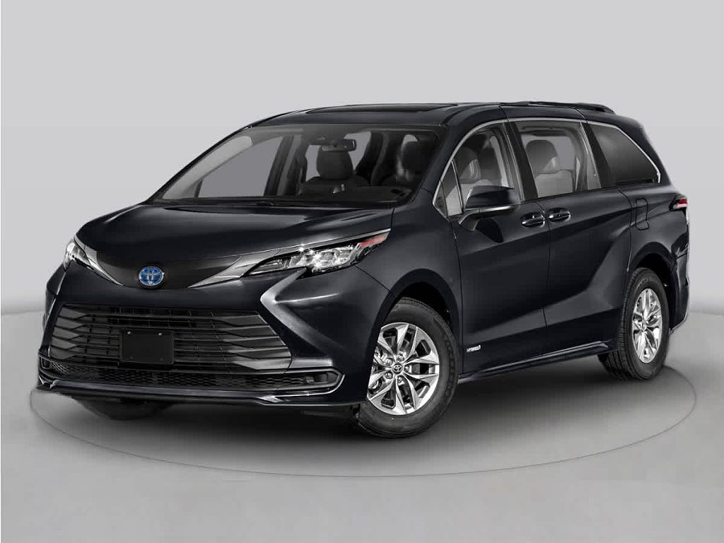 2025 Toyota Sienna LE 8-Passenger