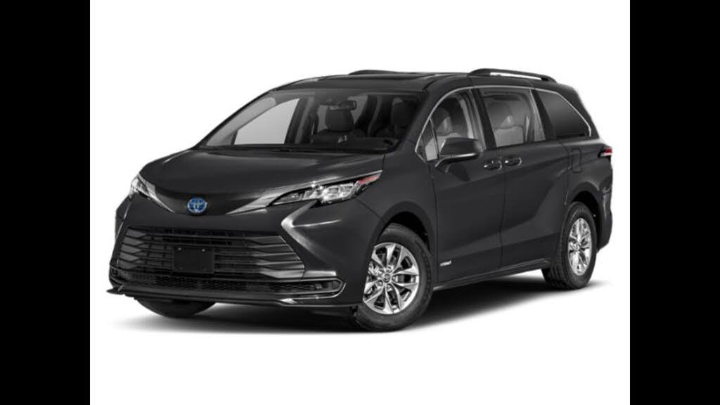 2024 Toyota Sienna LE 8-Passenger