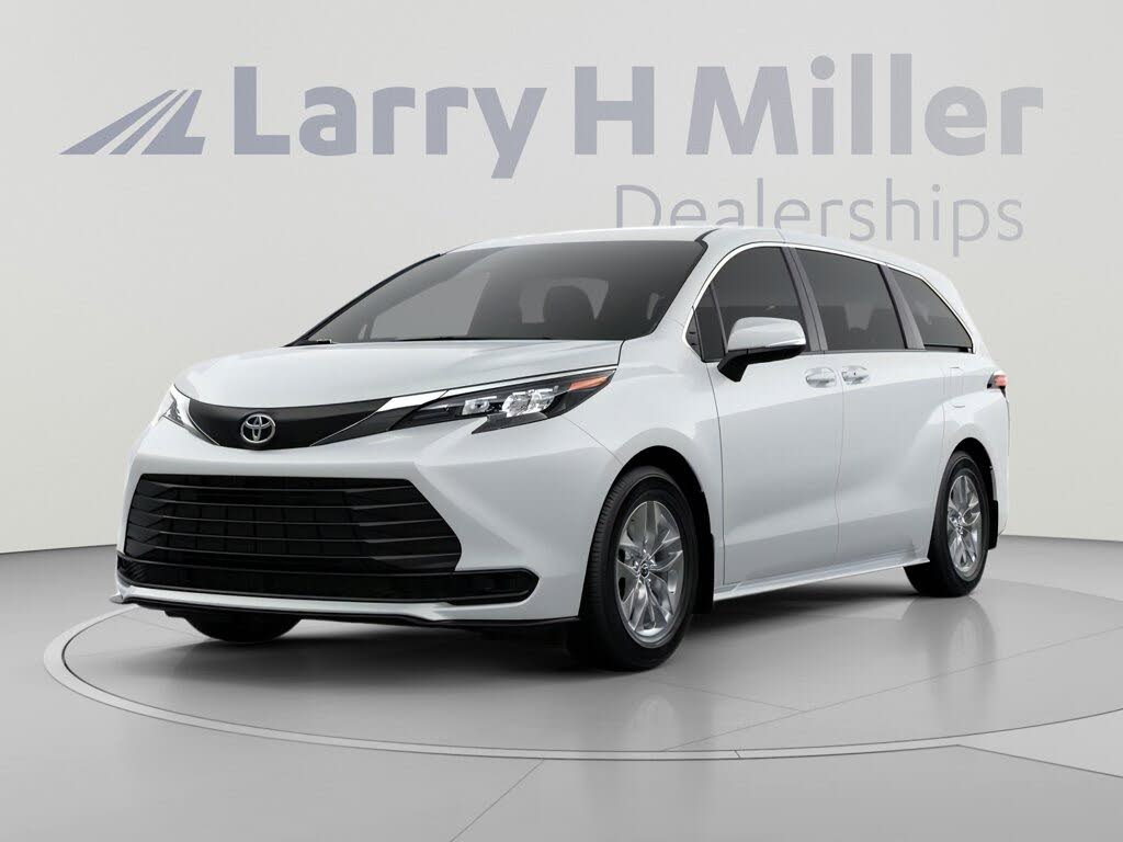 2026 Toyota Sienna LE 8-Passenger
