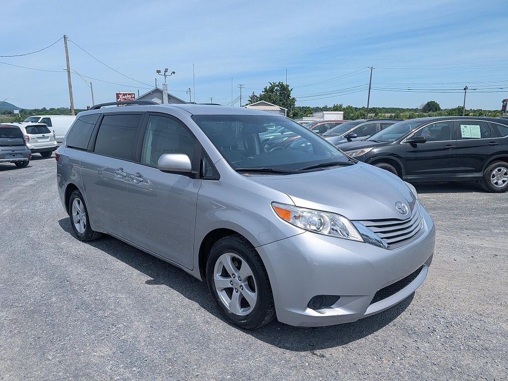 2017 Toyota Sienna LE 7-Passenger Mobility Auto Access