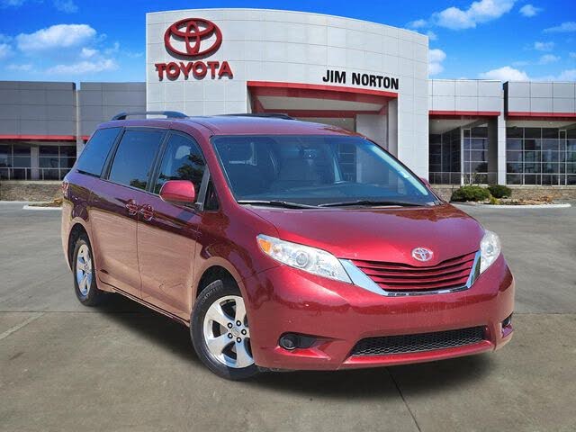 2017 Toyota Sienna LE 8-Passenger