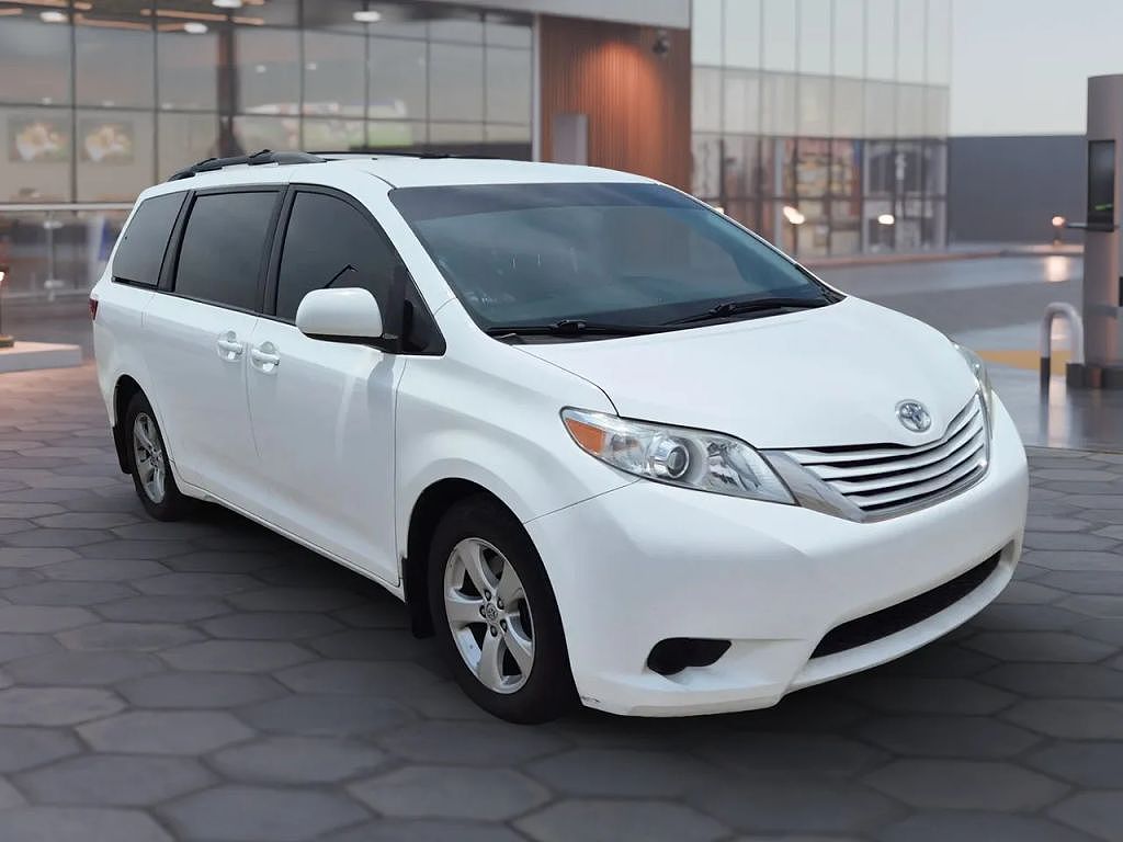 2017 Toyota Sienna LE 7-Passenger Mobility Auto Access