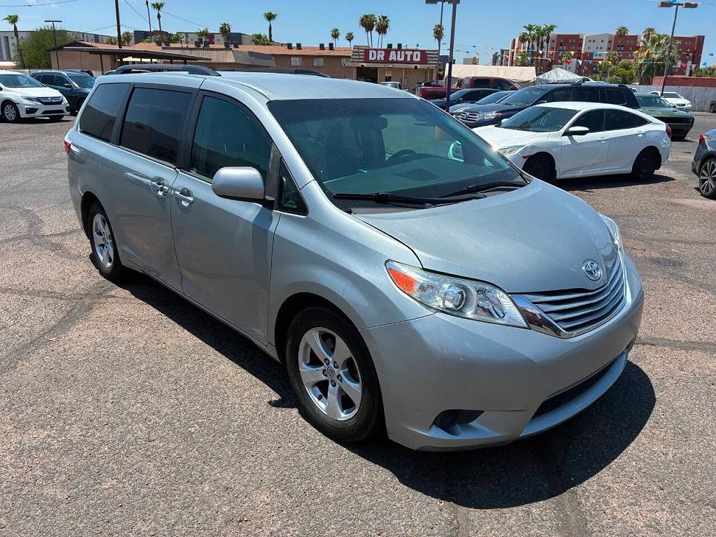 2017 Toyota Sienna LE 7-Passenger Mobility Auto Access