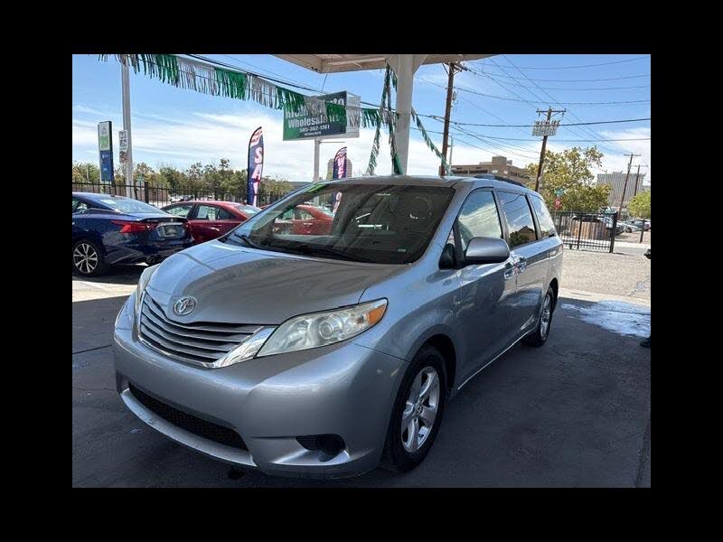 2017 Toyota Sienna LE 7-Passenger Mobility