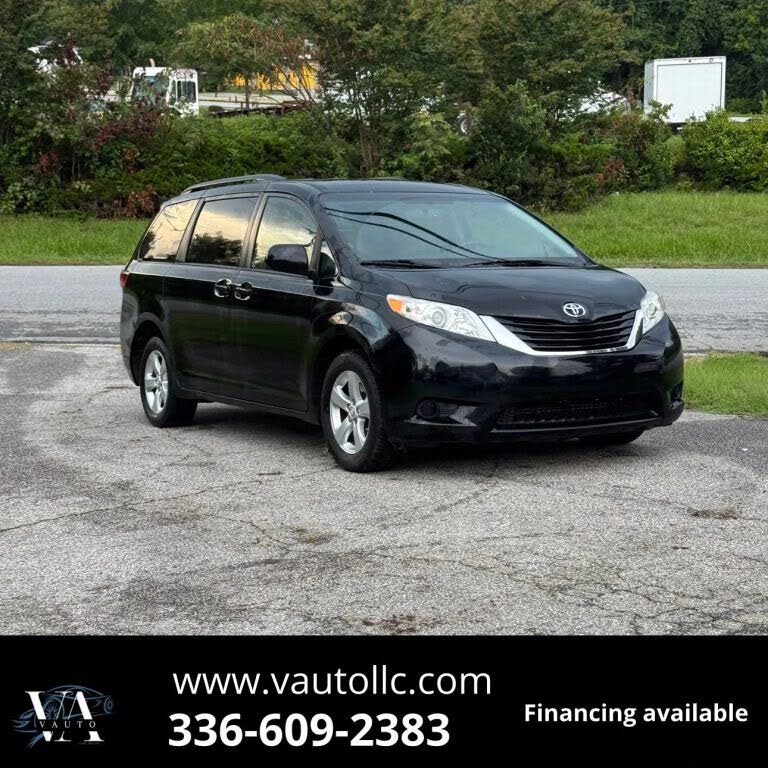 2017 Toyota Sienna LE 7-Passenger Mobility