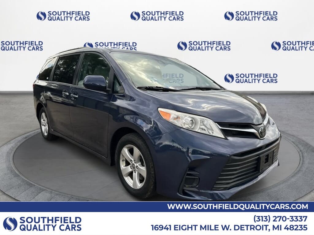2020 Toyota Sienna LE 7-Passenger Mobility