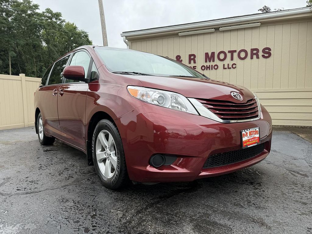 2017 Toyota Sienna LE 7-Passenger Mobility Auto Access