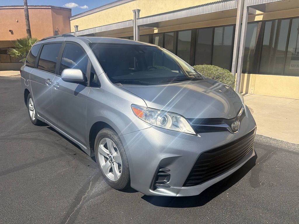 2018 Toyota Sienna LE 8-Passenger