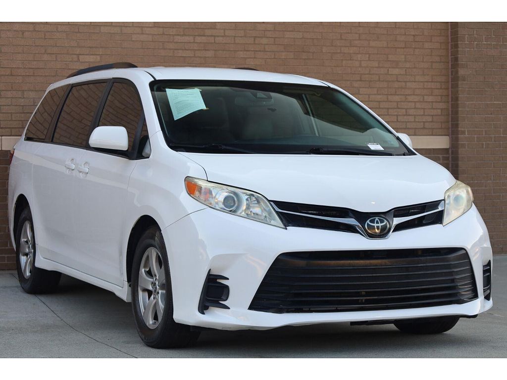 2020 Toyota Sienna LE 7-Passenger Mobility Auto Access