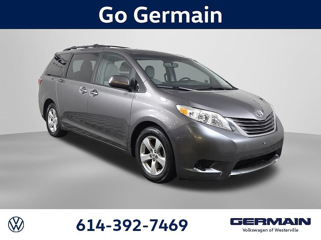 2017 Toyota Sienna LE 7-Passenger Mobility Auto Access
