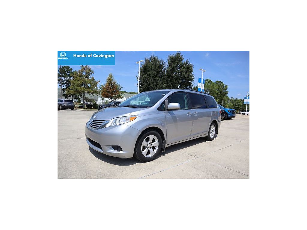 2017 Toyota Sienna LE 7-Passenger Mobility Auto Access