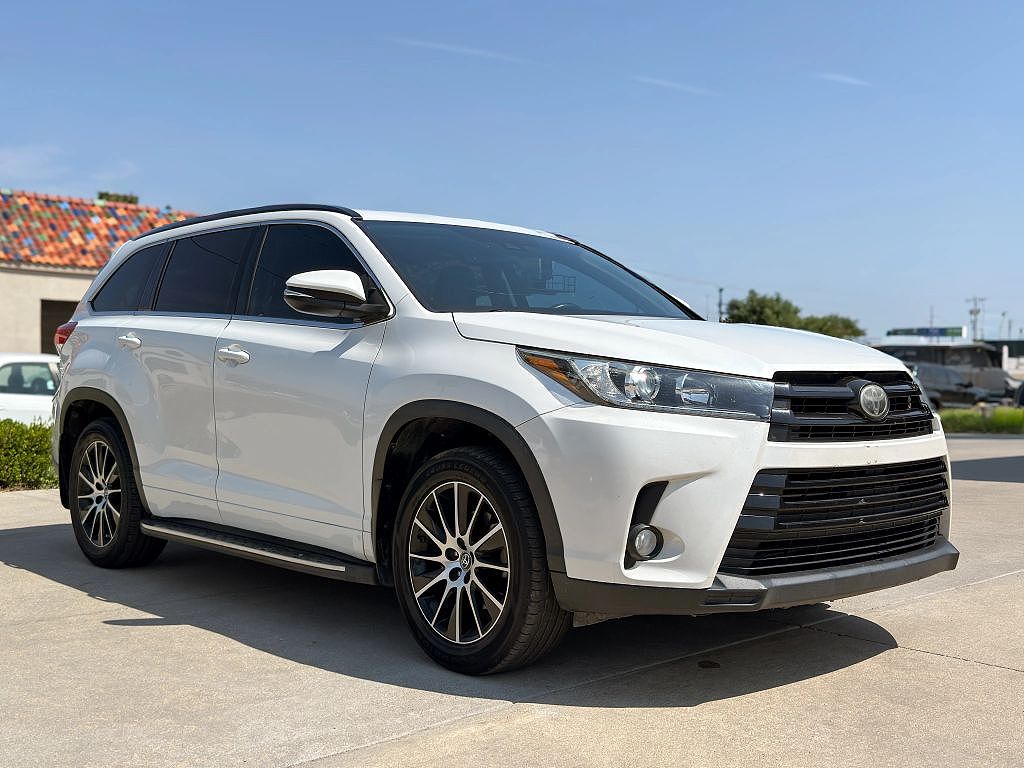 2017 Toyota Highlander SE