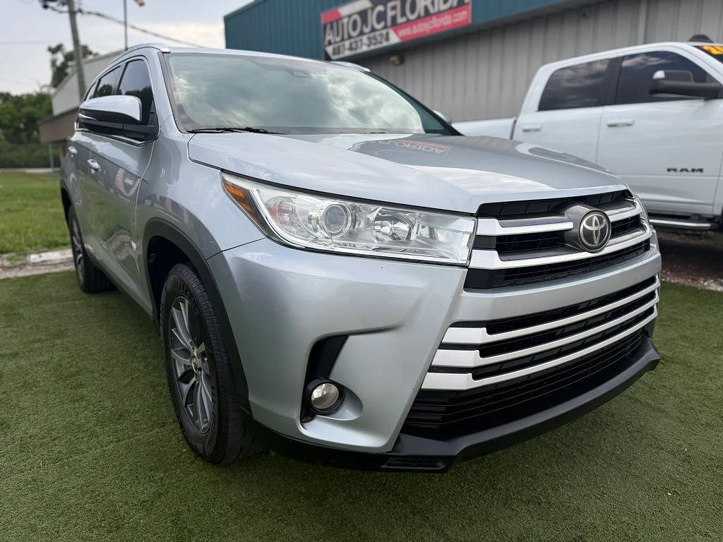 2019 Toyota Highlander SE